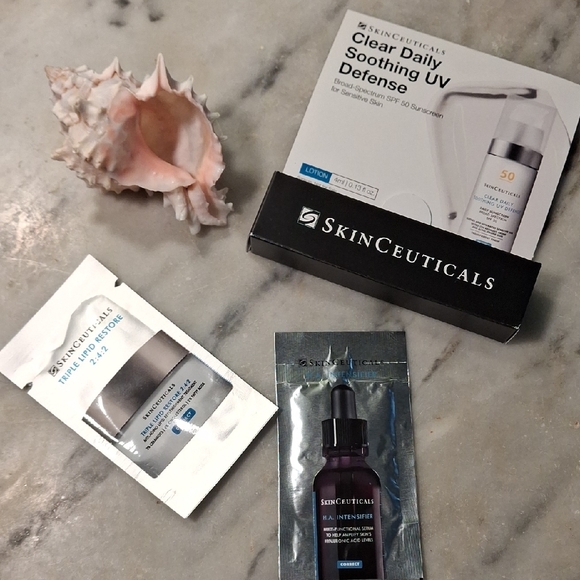 SkinCeuticals Skincare Set-Lift & Tone Sculpting Tool,Blue Bag,CE Feruli… - Picture 13 of 16